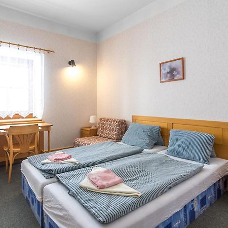 Mala Rennerovka Hotel สตราจเน ภายนอก รูปภาพ