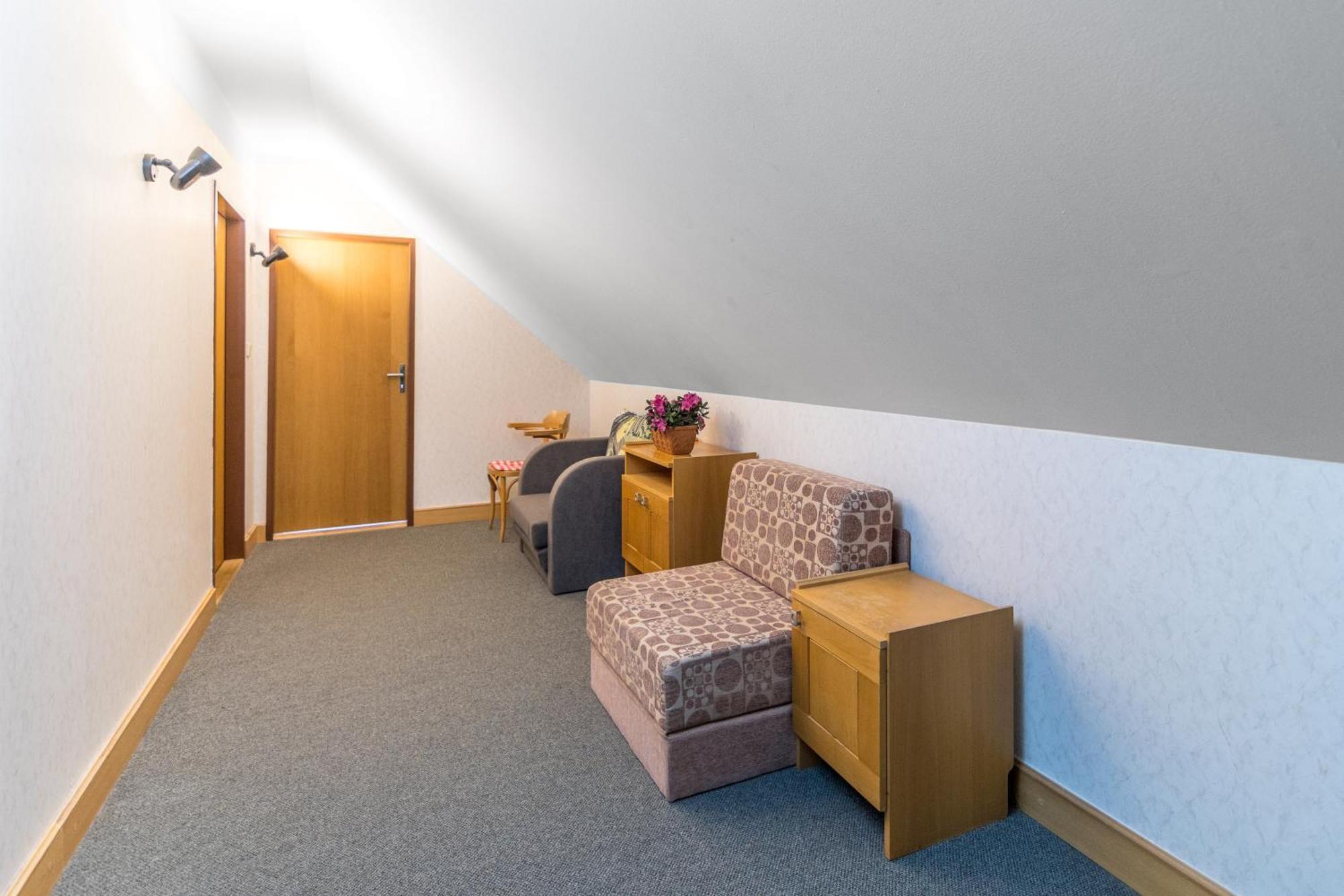 Mala Rennerovka Hotel สตราจเน ภายนอก รูปภาพ