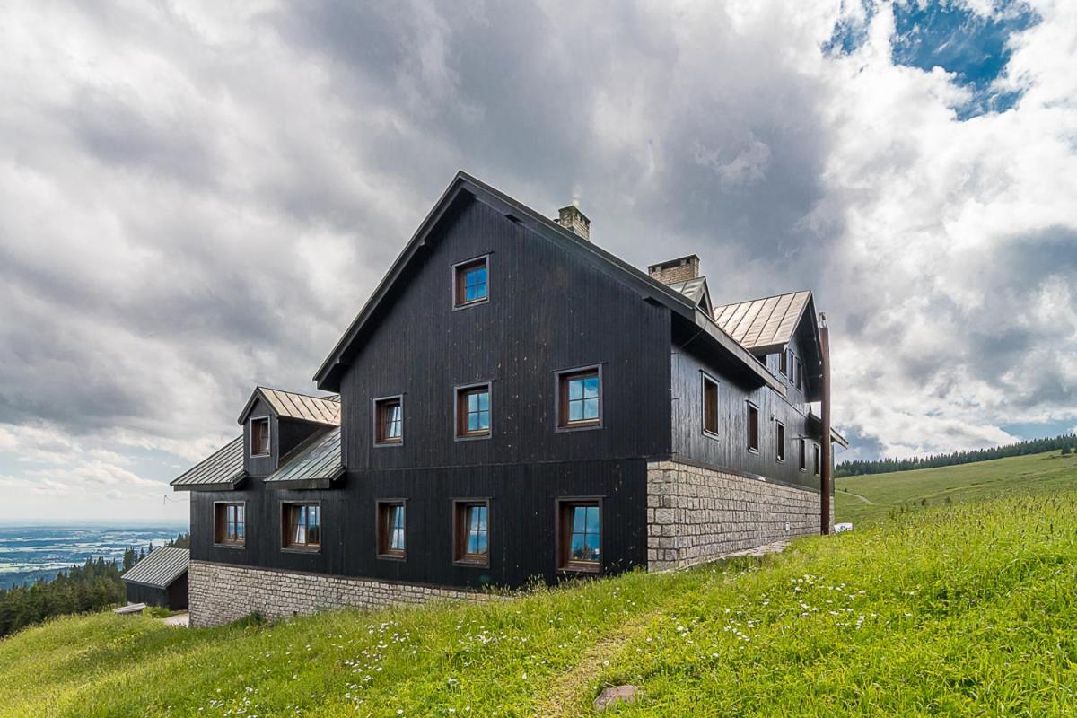 Mala Rennerovka Hotel สตราจเน ภายนอก รูปภาพ