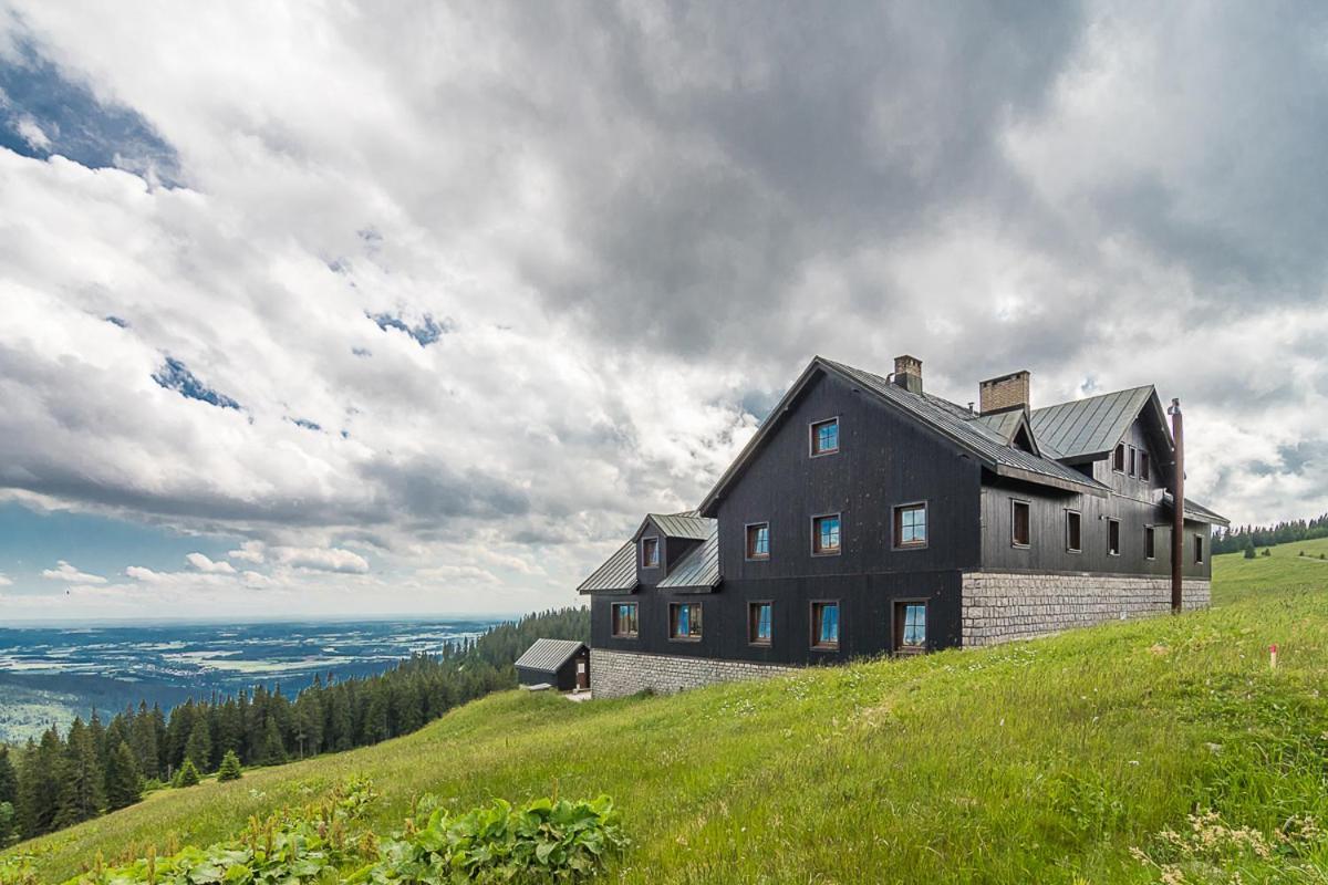 Mala Rennerovka Hotel สตราจเน ภายนอก รูปภาพ